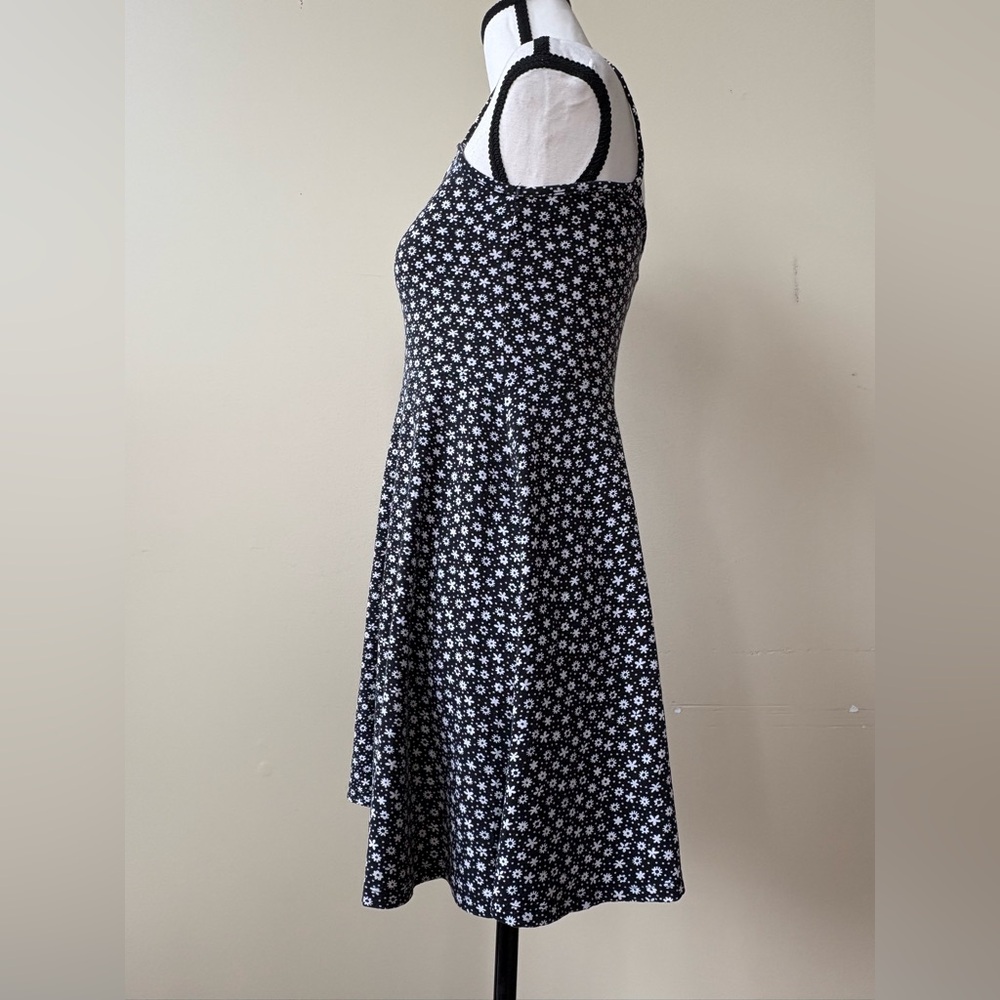 H&M - Black and White Floral Mini Dress - Size Small - Picture 3 of 8